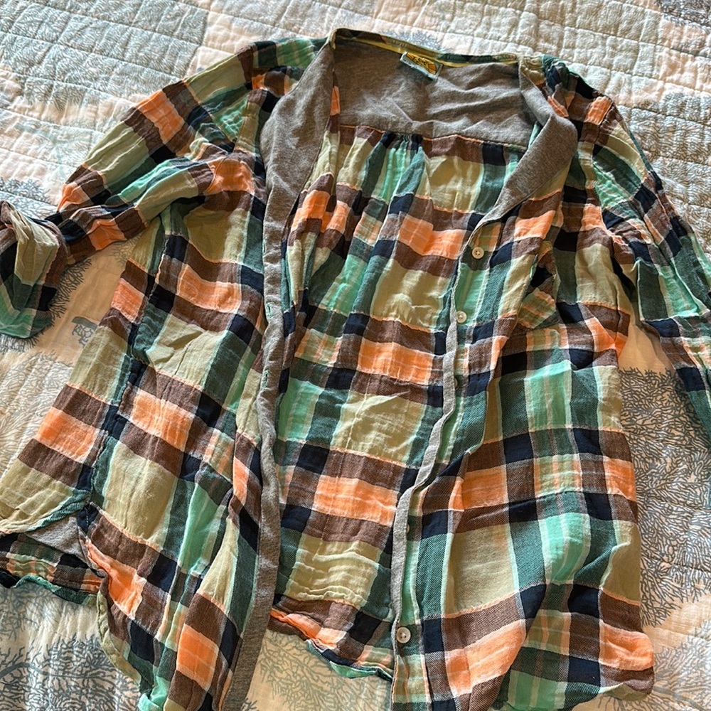 C&C California button up long sleeve plaid multicolored shirt. Cotton and size M